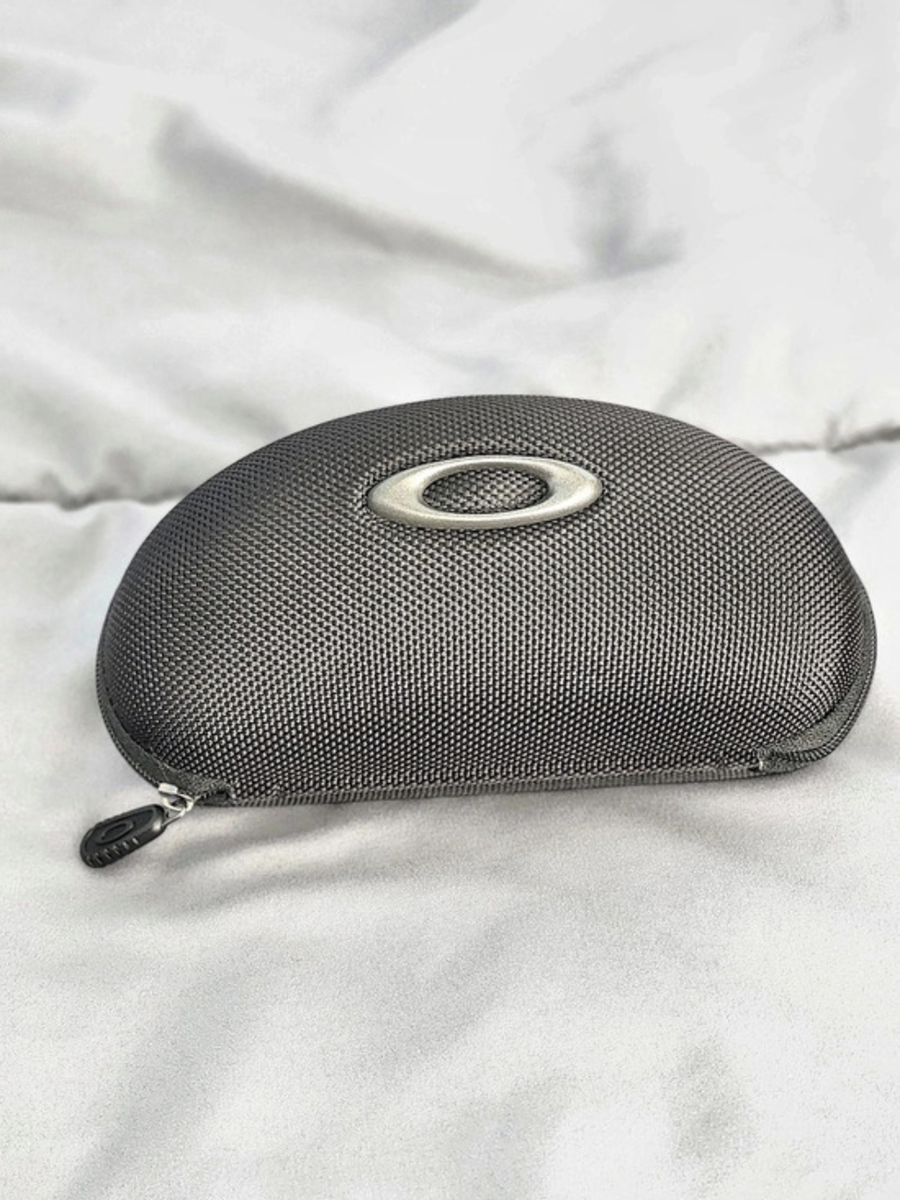 Oakley Black Hard Sunglasses Case Vault Zipper Shell with Microfiber Pouch